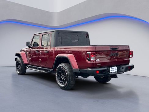 Used 2021 Jeep Gladiator Willys image 10