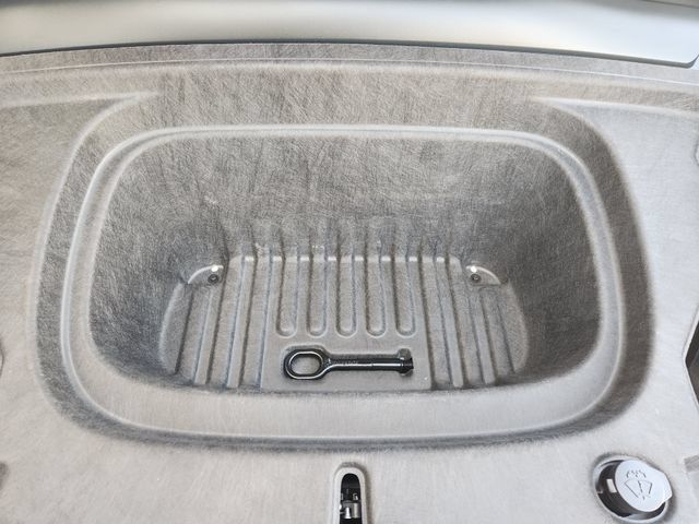 Used 2026 Tesla Model Y 2WD image 39