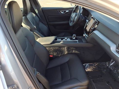 Used 2025 Volvo S60 B5 Core image 18