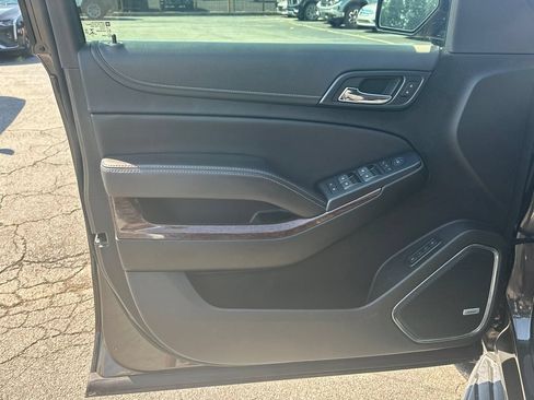 Used 2019 GMC Yukon XL SLT w/ Premium Edition RWD image 11