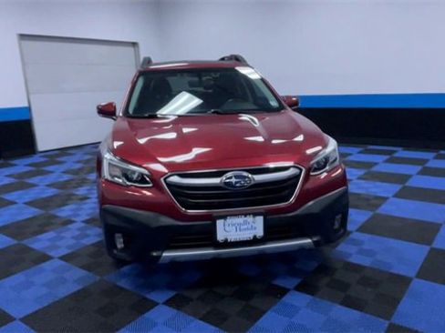 Used 2021 Subaru Outback Limited image 3