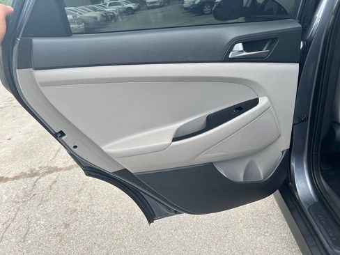 Used 2016 Hyundai Tucson SE w/ Option Group 02 AWD/4WD image 3
