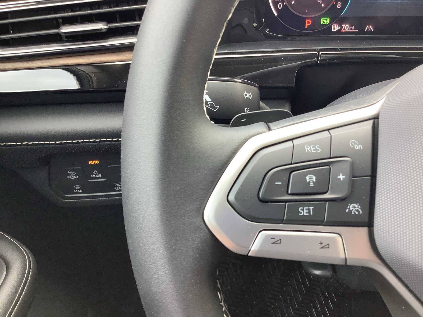 New 2026 Volkswagen Atlas SE FWD image 26