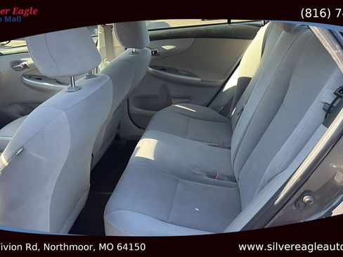 Used 2013 Toyota Corolla LE image 8