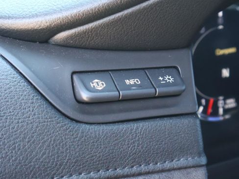 Used 2017 Cadillac Escalade Luxury image 30