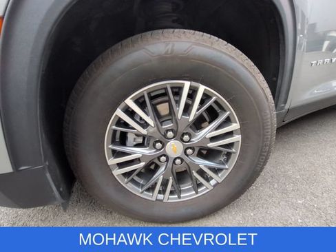 Certified 2026 Chevrolet Traverse LT AWD/4WD image 33