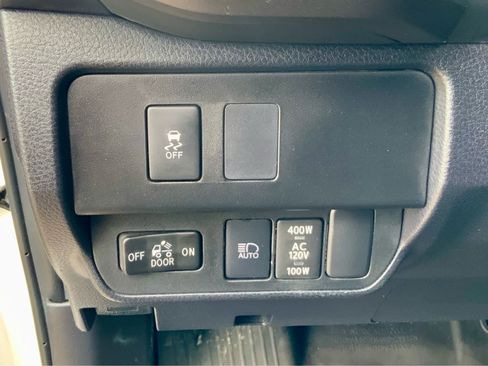 Used 2023 Toyota Tacoma TRD Off-Road w/ Technology Package image 47