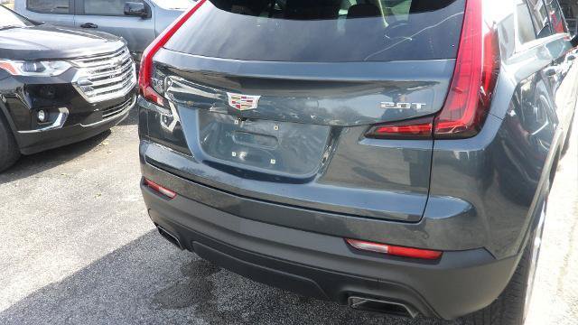 Used 2019 Cadillac XT4 Luxury w/ Cold Weather Package FWD image 9