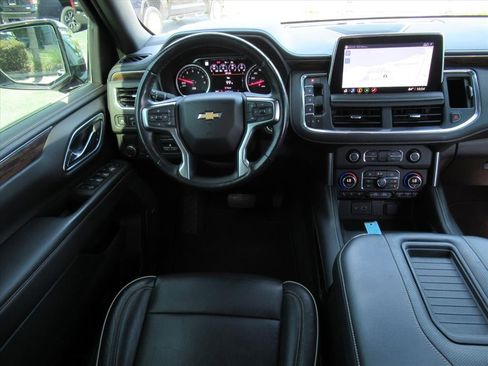 Used 2021 Chevrolet Tahoe Premier w/ Premium Package image 14