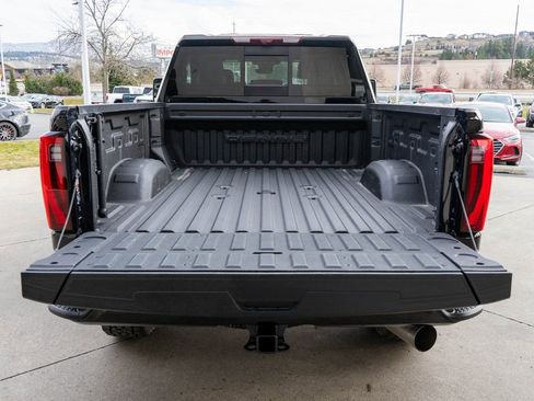 Used 2024 GMC Sierra 3500 Denali Ultimate image 35