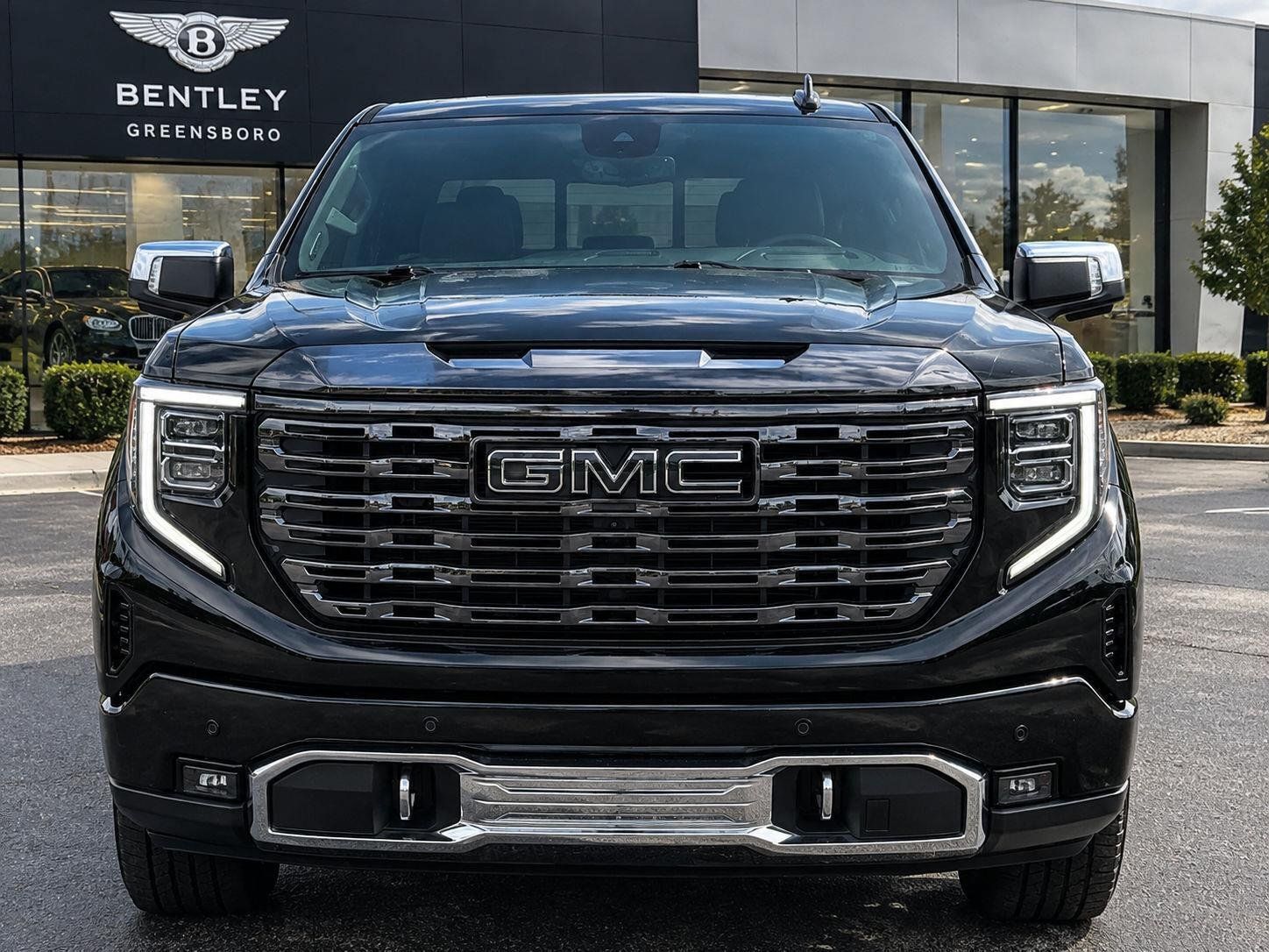 Used 2023 GMC Sierra 1500 Denali Ultimate AWD/4WD image 2