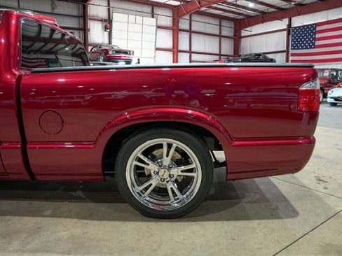 Used 2003 Chevrolet S10 Pickup LS w/ LS Preferred Equipment Group RWD image 5