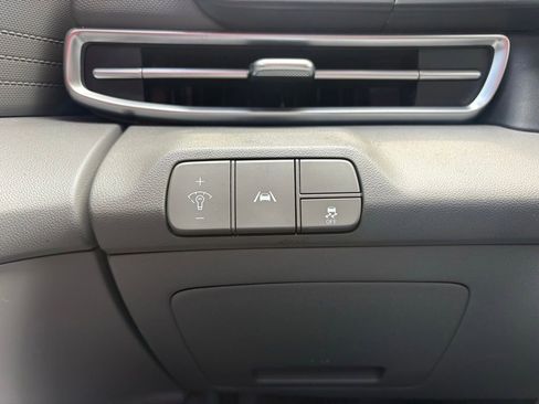 Used 2023 Hyundai Elantra SEL FWD image 25