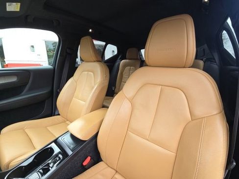 Used 2019 Volvo XC40 T5 Inscription image 22
