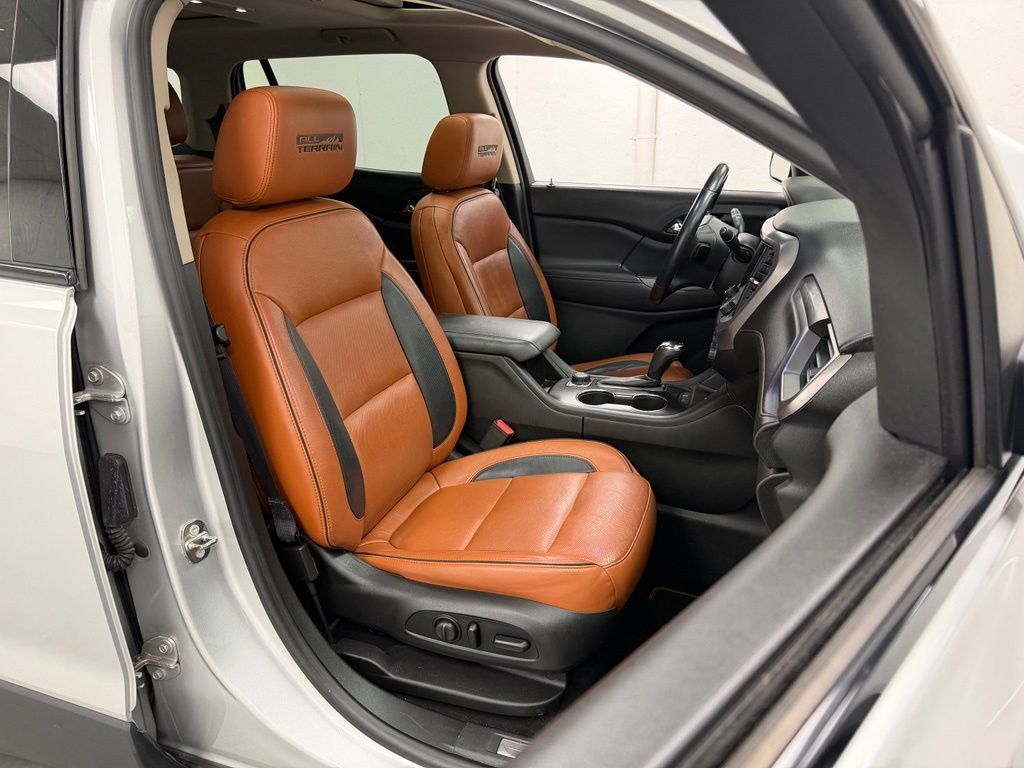 Used 2017 GMC Acadia SLT AWD/4WD image 11