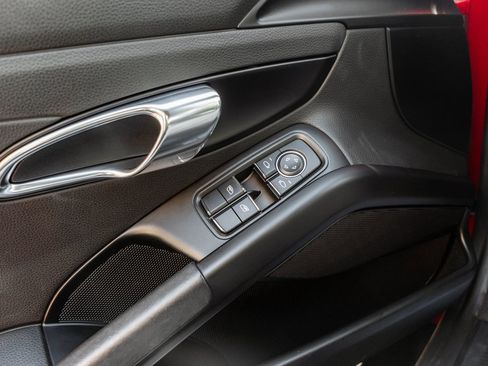 Used 2018 Porsche 718 Cayman Base image 13