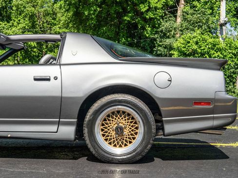 Used 1989 Pontiac Firebird Trans Am RWD image 5