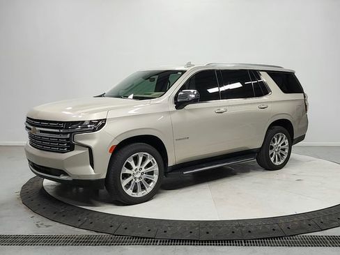 Used 2021 Chevrolet Tahoe Premier w/ Premium Package image 3