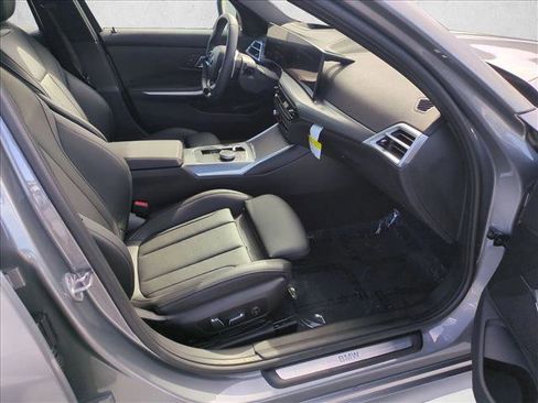Certified 2025 BMW 330i Sedan w/ Premium Package image 22
