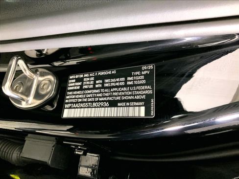 Used 2026 Porsche Macan AWD/4WD image 27