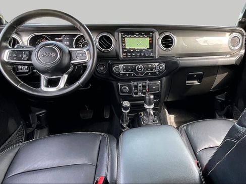 Used 2022 Jeep Gladiator Overland w/ Cold Weather Group AWD/4WD image 16