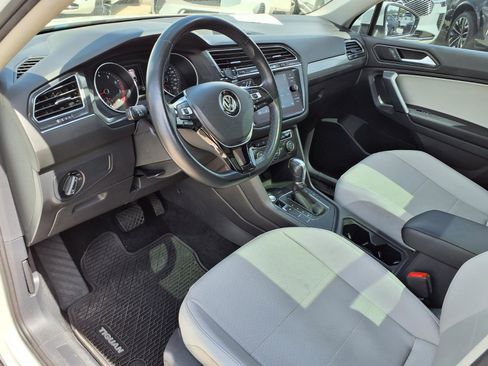 Used 2019 Volkswagen Tiguan SE w/ Panoramic Sunroof Package image 21