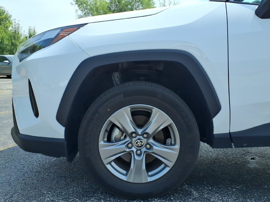 Used 2025 Toyota RAV4 XLE AWD/4WD image 9