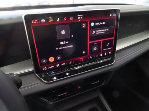 New 2026 Volkswagen Tiguan SE FWD image 18