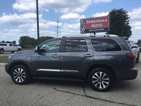 Used 2021 Toyota Sequoia Limited w/ Safety & Convenience Package AWD/4WD image 9