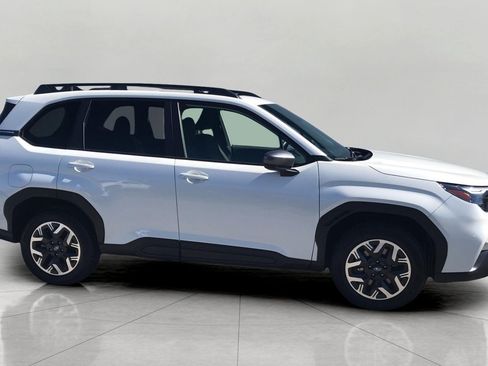 Used 2025 Subaru Forester Premium w/ Convenience Package #1 AWD/4WD image 10