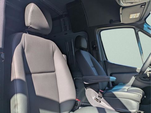 New 2025 Mercedes-Benz Sprinter 2500 image 6