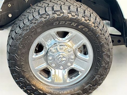 Used 2022 RAM 2500 Tradesman w/ Chrome Appearance Group image 34