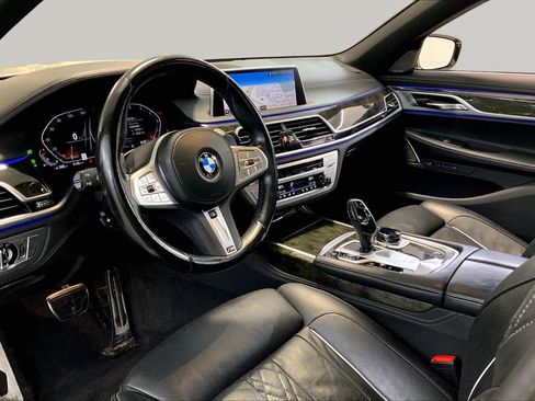 Used 2022 BMW 750i xDrive w/ Luxury Rear Seating Package AWD/4WD image 17