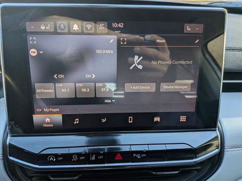 Used 2022 Jeep Compass Limited image 14