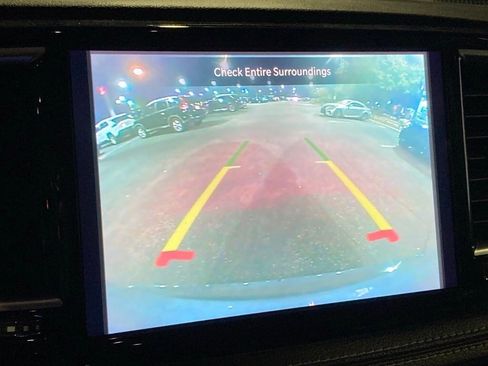 Used 2023 Chrysler Pacifica Limited image 24