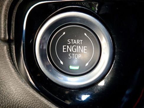 Used 2025 Chevrolet Silverado 2500 ZR2 w/ Technology Package image 22