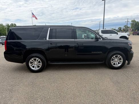 Used 2018 Chevrolet Suburban LT AWD/4WD image 6