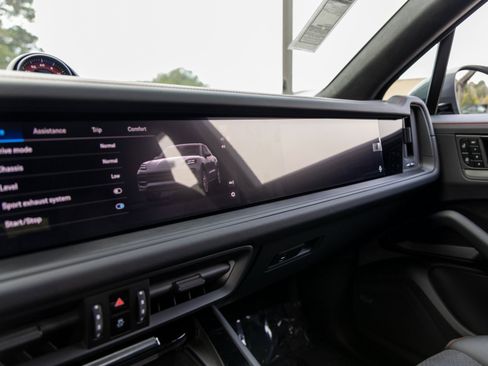 New 2026 Porsche Cayenne GTS image 35