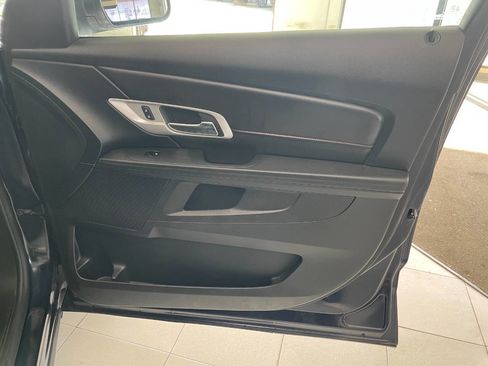 Used 2017 GMC Terrain SLE image 27