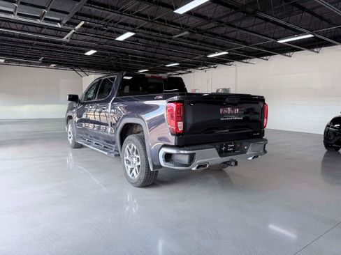 Used 2024 GMC Sierra 1500 SLE w/ Preferred Package AWD/4WD image 4