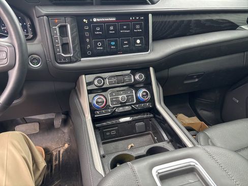 Used 2024 GMC Yukon Denali w/ Advanced Technology Package image 15