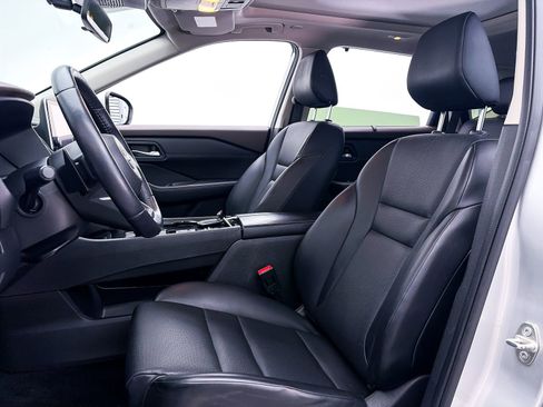 Used 2023 Nissan Rogue SV w/ SV Premium B Package FWD image 18
