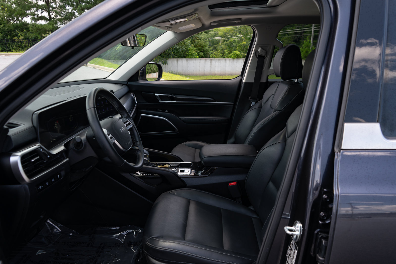 Used 2025 Kia Telluride S FWD image 14