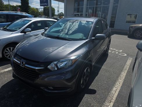 Used 2018 Honda HR-V EX image 1