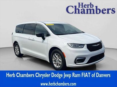 Certified 2025 Chrysler Pacifica Select