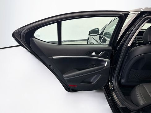 Used 2026 Genesis G70 2.5T RWD image 27