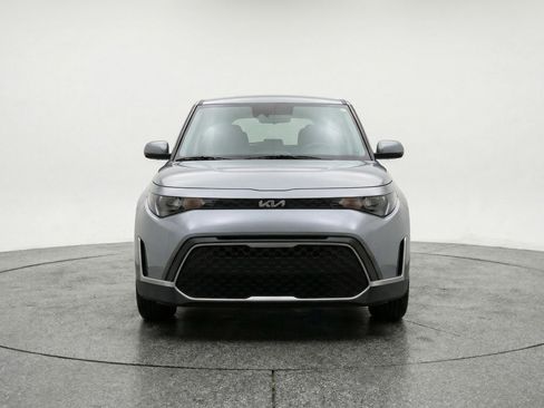 Used 2025 Kia Soul LX w/ LX Technology Package image 2