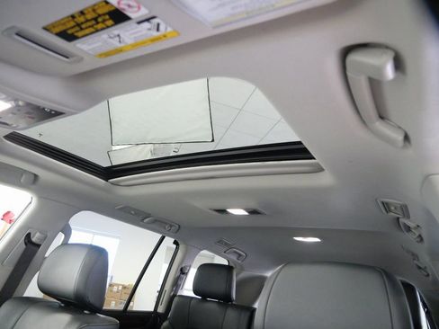 Used 2016 Lexus LX 570 4WD image 26