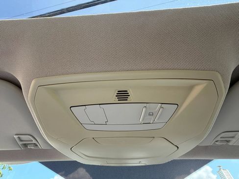 Used 2014 Ford Focus SE w/ SE Winter Package FWD image 23