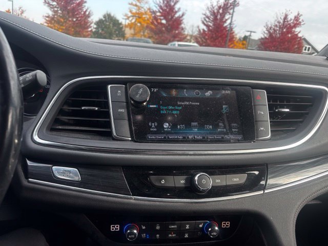 Used 2019 Buick Enclave Premium AWD/4WD image 11